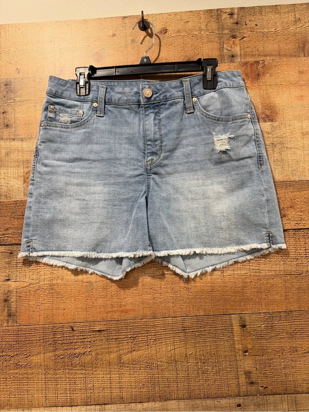 Seven7 Women’s Light Wash Blue Distressed Denim Frayed Hem MIDI Shorts Size 10